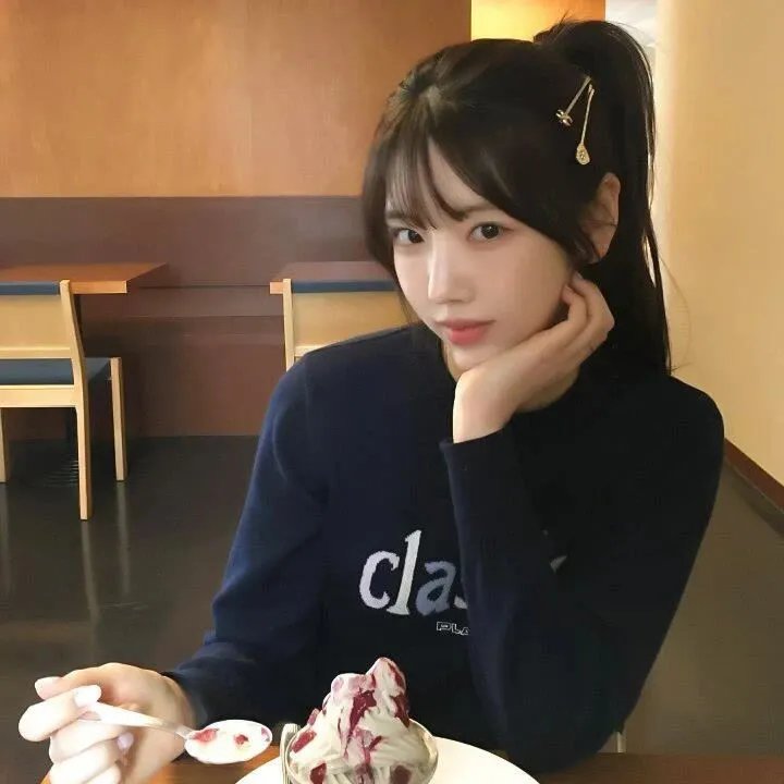 尼维尔内来的美女